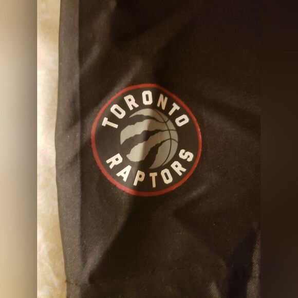 Mens Toronto Raptors Short - Picture 3 of 6